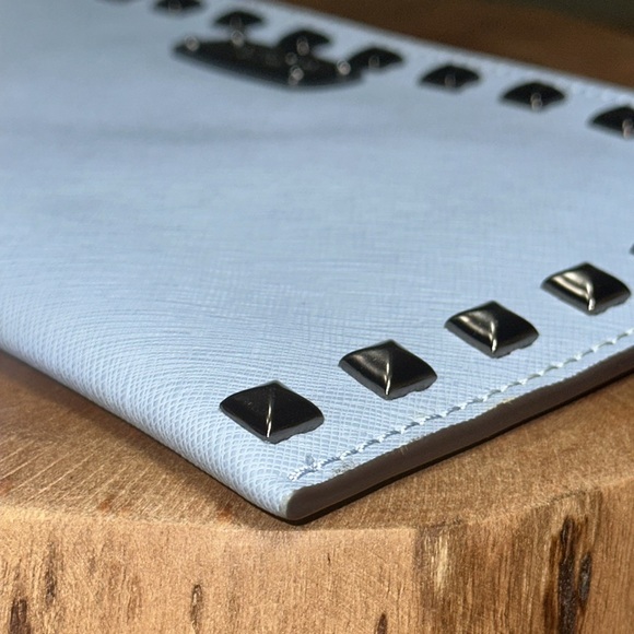 *NWOT - HTF COLOR* MICHAEL KORS Studded Saffiano Leather Clutch - Picture 6 of 10